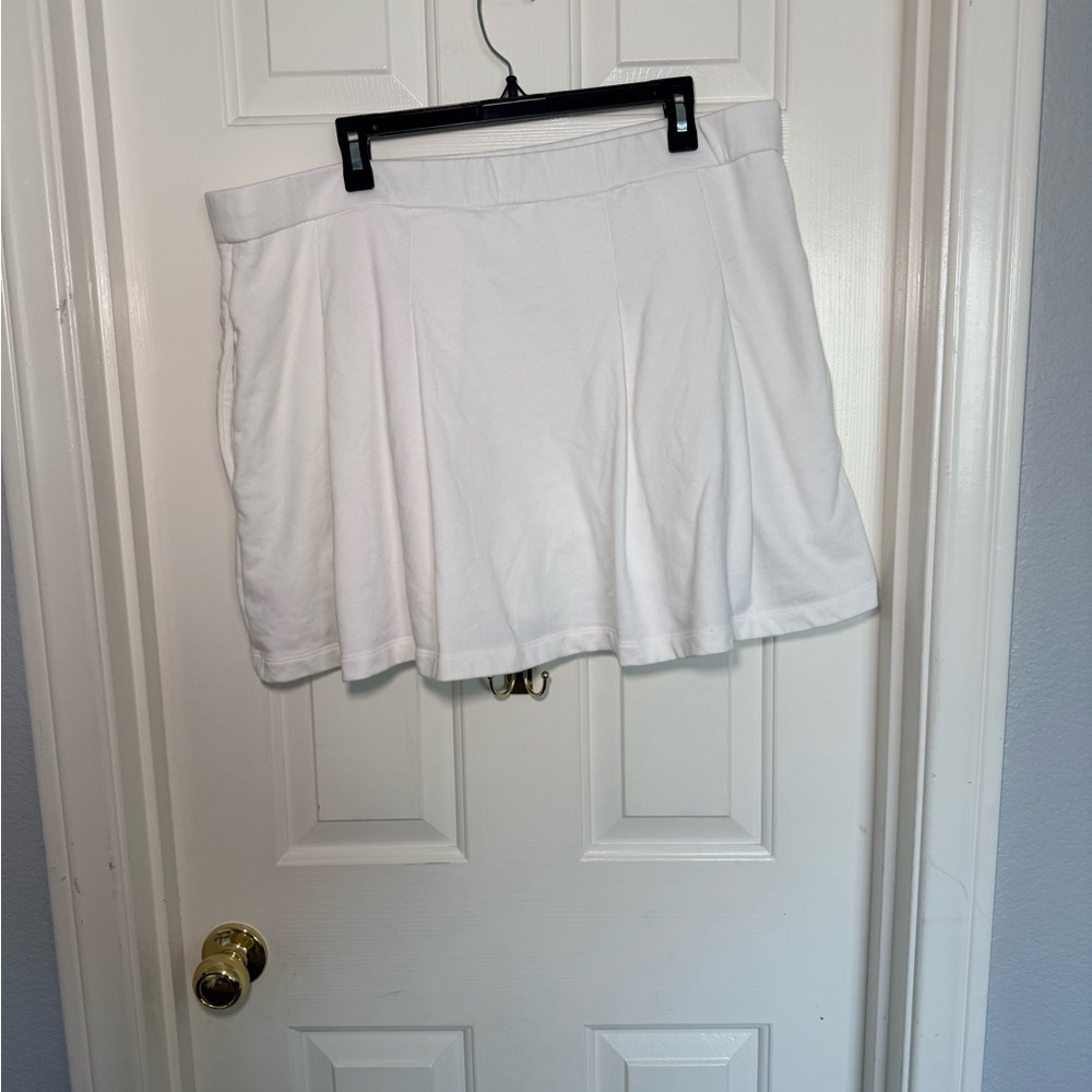 Express Ivory Pleated Skort